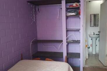 پانسیون Pieza Individual Con Baño Privado En Sector Puertas Del Mar