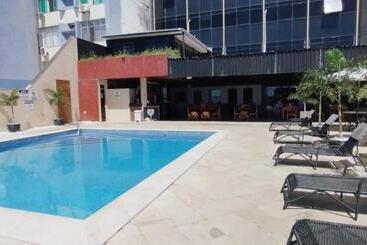 Sol Vitória Marina