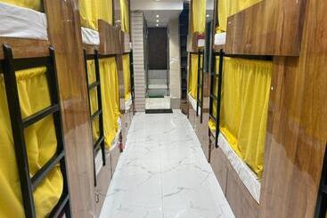 هاستل Sai Sharan Dormitory Near Dadar Railway Station