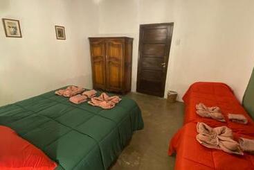 تختخواب و صبحانه El Cortijo Tinogasta
