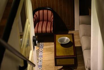 تختخواب و صبحانه Hanuman Boutique Stay &eatery