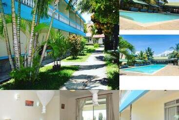 هتل Asins Holiday Inn