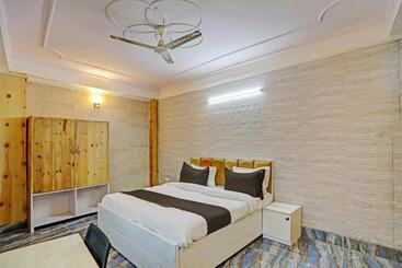هتل Big Bang Near Delhi Airport