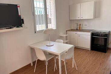 هتل Emy House