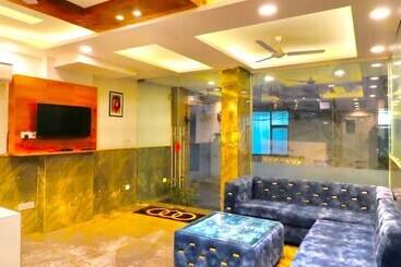 هتل Big Bang Near Delhi Airport