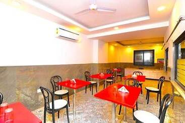 هتل Big Bang Near Delhi Airport
