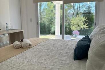 هتل La Jacinta Posada Suites