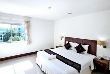 هتل Nanthana Villa