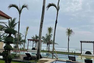 هتل Rejuvenate Resort And Restaurant