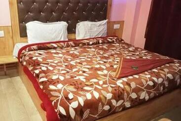هتل The Sana Luxury Stay, Manali