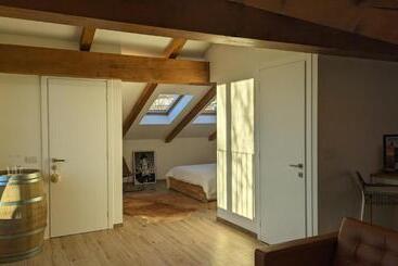 پانسیون Charming Barolo Wine Loft