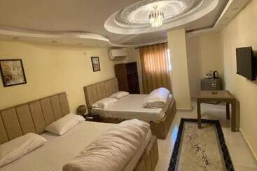 Pyramid Stars Inn