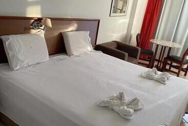 هتل آپارتمان Sol Victoria Marina