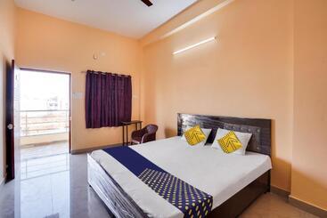 Spot On Hotel Pragya 5