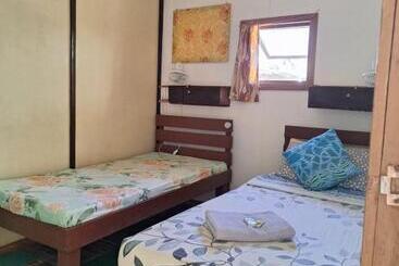 هاستل Genevieve Guest House