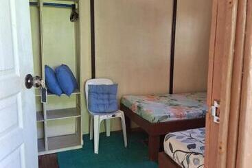 هاستل Genevieve Guest House