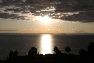 تختخواب و صبحانه Sky Lodge Taquile