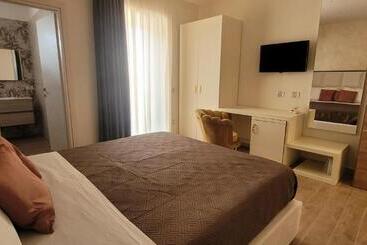 민박 Villa Nasti Luxury Bed Taurasi Room