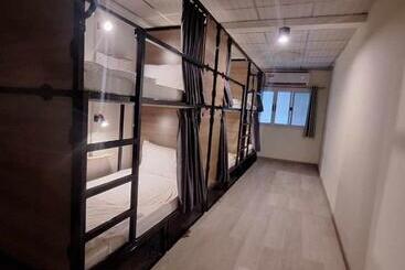 Chaiwat Hostel