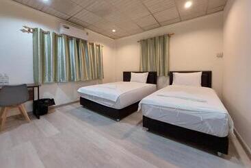 Chaiwat Hostel