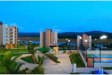 هتل Prive Praias Do Lago Eco Resort