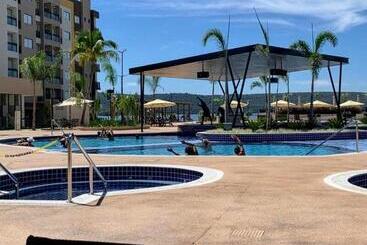 هتل Prive Praias Do Lago Eco Resort