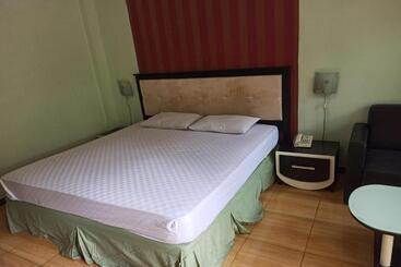 هتل Oyo 93512 Umbuy Homestay