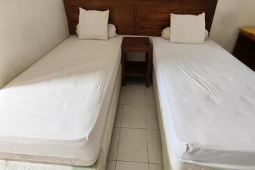 هتل Oyo 93512 Umbuy Homestay