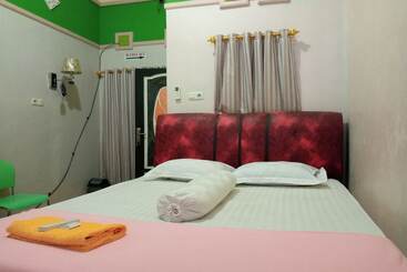 هتل Oyo 93532 Kost Nian Syariah