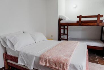 پانسیون Casa De Las Flores