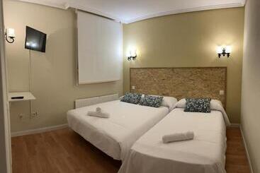 پانسیون Hostal Restaurante Posada Del Duque