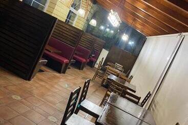 پانسیون Hostal Restaurante Posada Del Duque