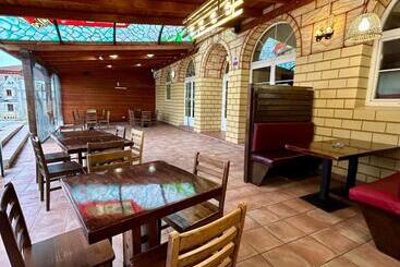 پانسیون Hostal Restaurante Posada Del Duque