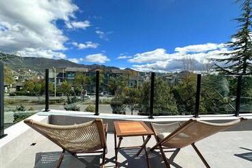 پانسیون Lijiang Painted Mountain Cloud House Boutique B&b