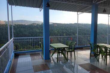 پانسیون Vati Guesthouse
