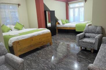 پانسیون Vati Guesthouse