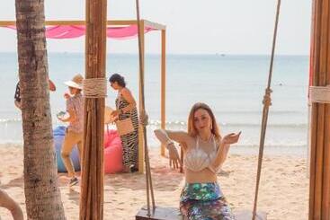 هاستل Cataleya Beach Boutique Villas