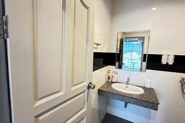 تختخواب و صبحانه Auriflex House