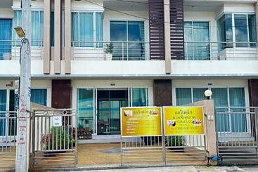 تختخواب و صبحانه Auriflex House