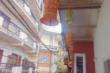 تختخواب و صبحانه Thảo Linh Home