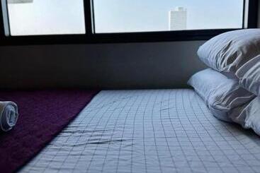 Edwards Bed 3