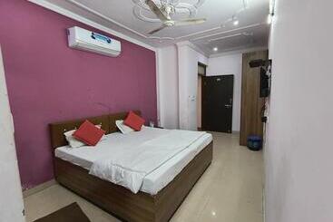 هتل Bullet Inn Jaipur