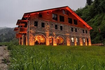 酒店 Hemşin Ata Konağım