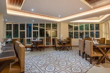 Itsy Hotels Meraki Grand