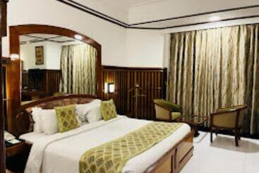 هتل Mera Mann,lucknow
