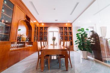 هتل Quy Tai Premium