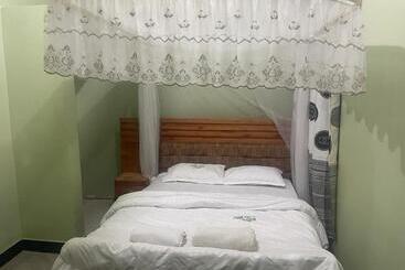 هتل The First Royal Tour Lodge