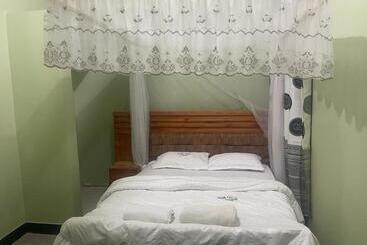هتل The First Royal Tour Lodge