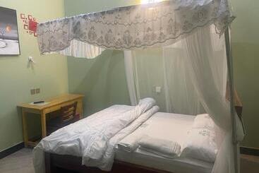 هتل The First Royal Tour Lodge