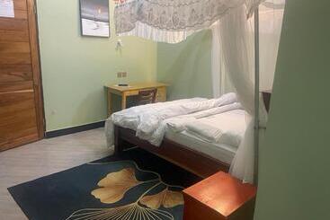 هتل The First Royal Tour Lodge